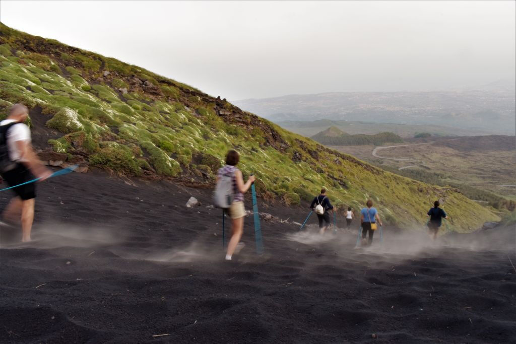 Monte Etna e Grotta della Lava: Tour guidato
