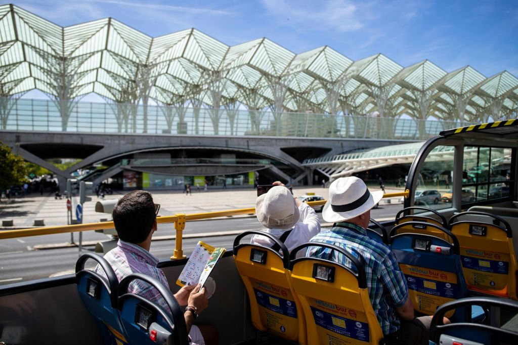 Ônibus Amarelo Lisboa: 24 ou 48 horas de Hop-on Hop-off Bus Tour