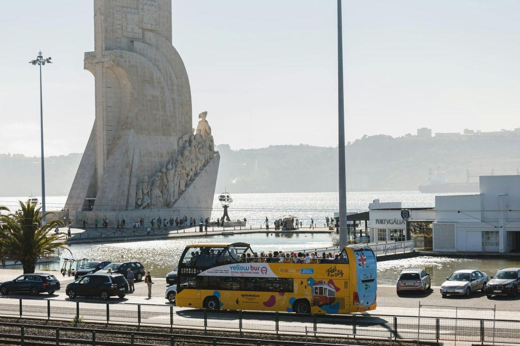 Yellow Bus Lisbon: Tour en bus turístico de 24 o 48 horas