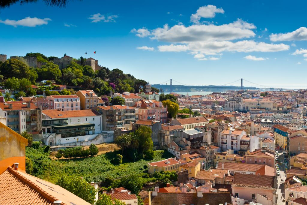 Lisbon: Historic Hills Tram Tour