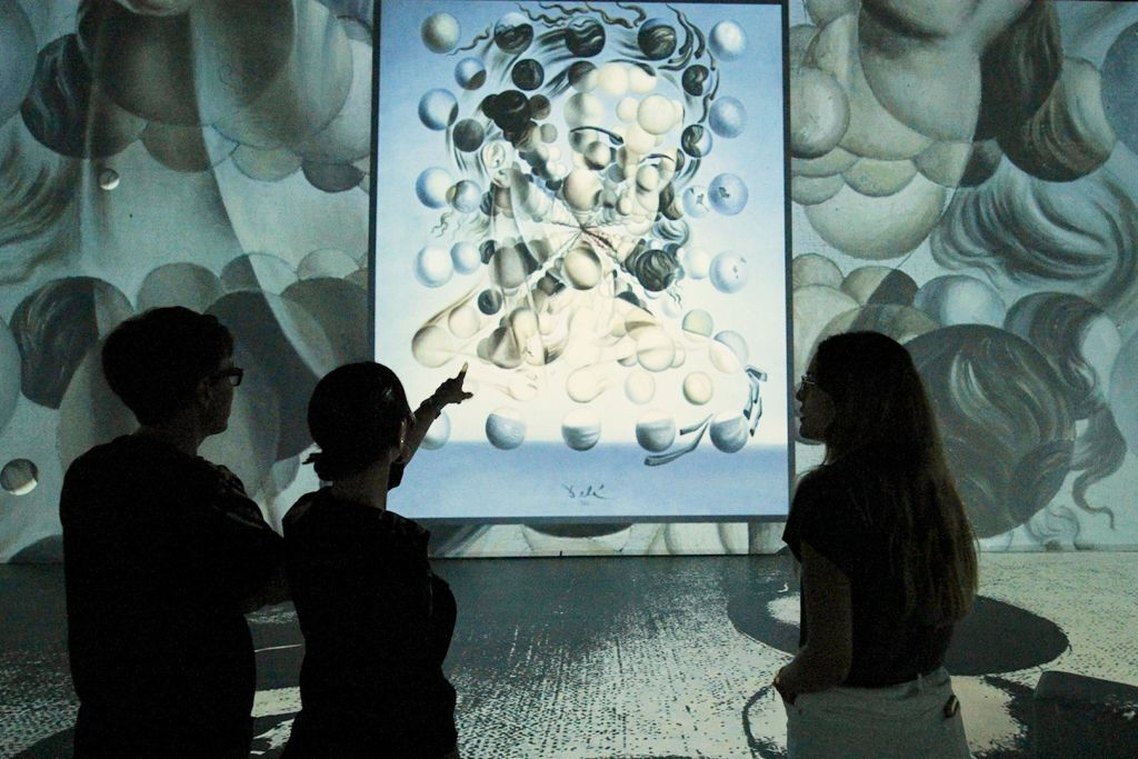 Dalí Cibernético: La Experiencia Inmersiva en Lisboa