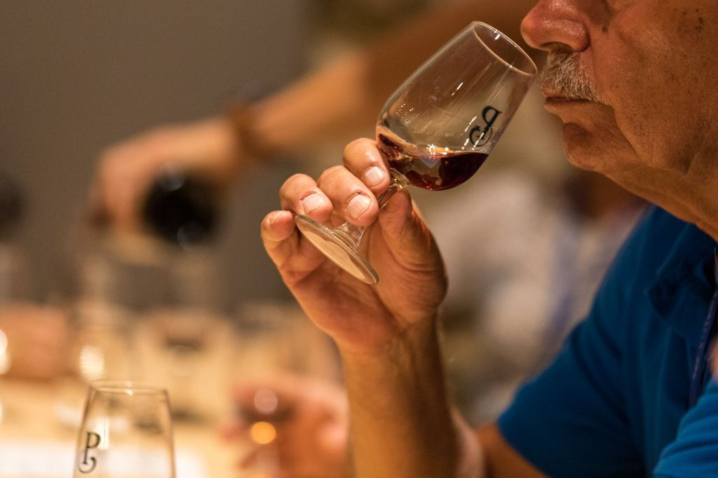 Caves Poças: Visita guiada e degustação de 3 vinhos do Porto