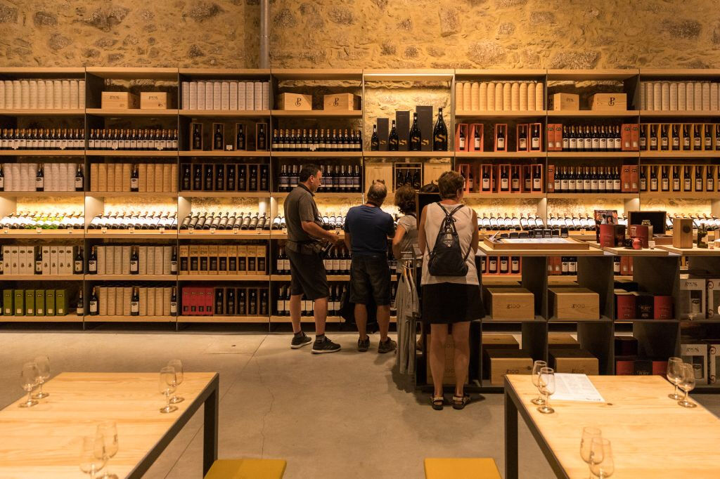 Caves Poças: Visita guiada e degustação de 3 vinhos do Porto