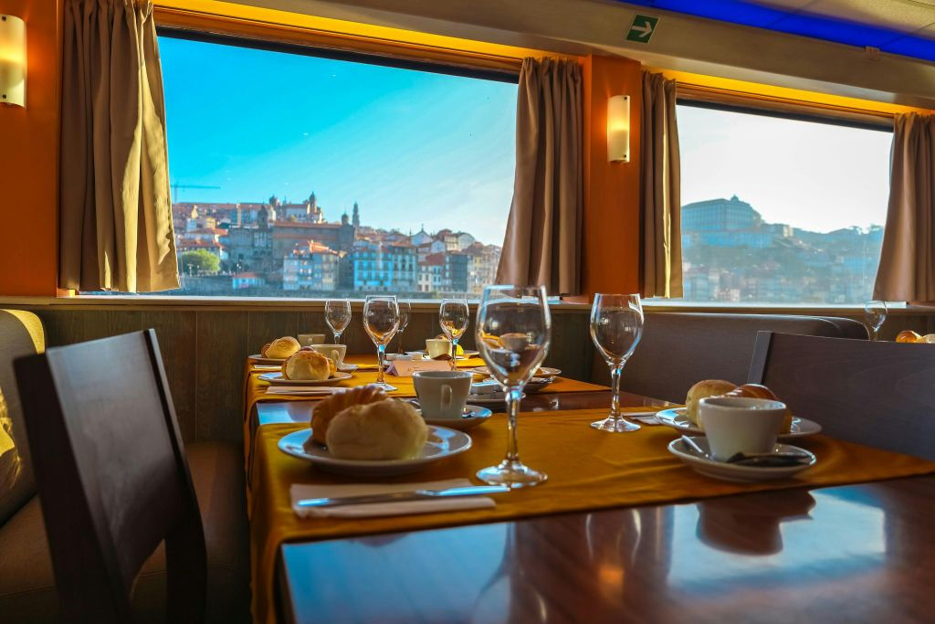 Vallée du Douro : Croisière de Porto à Régua avec petit-déjeuner et déjeuner