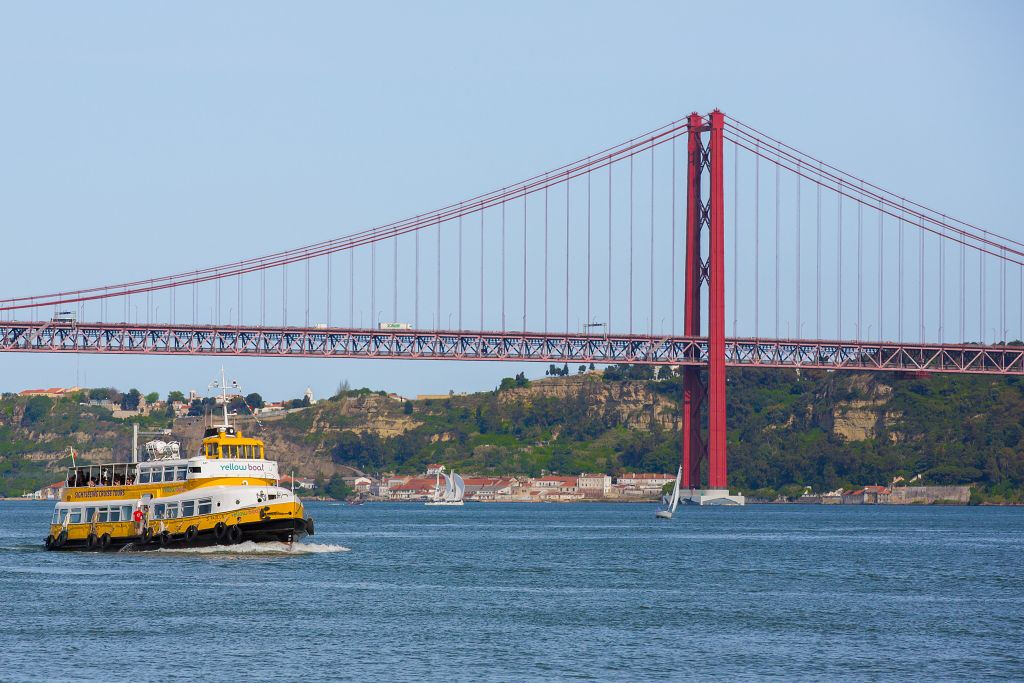 Lisbona - Tour su Bus, Barca e Tram Hop-on Hop-off per 72 o 96 Ore