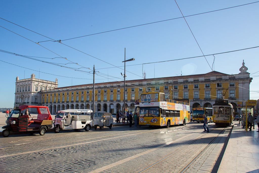 Lisbona - Tour su Bus, Barca e Tram Hop-on Hop-off per 72 o 96 Ore