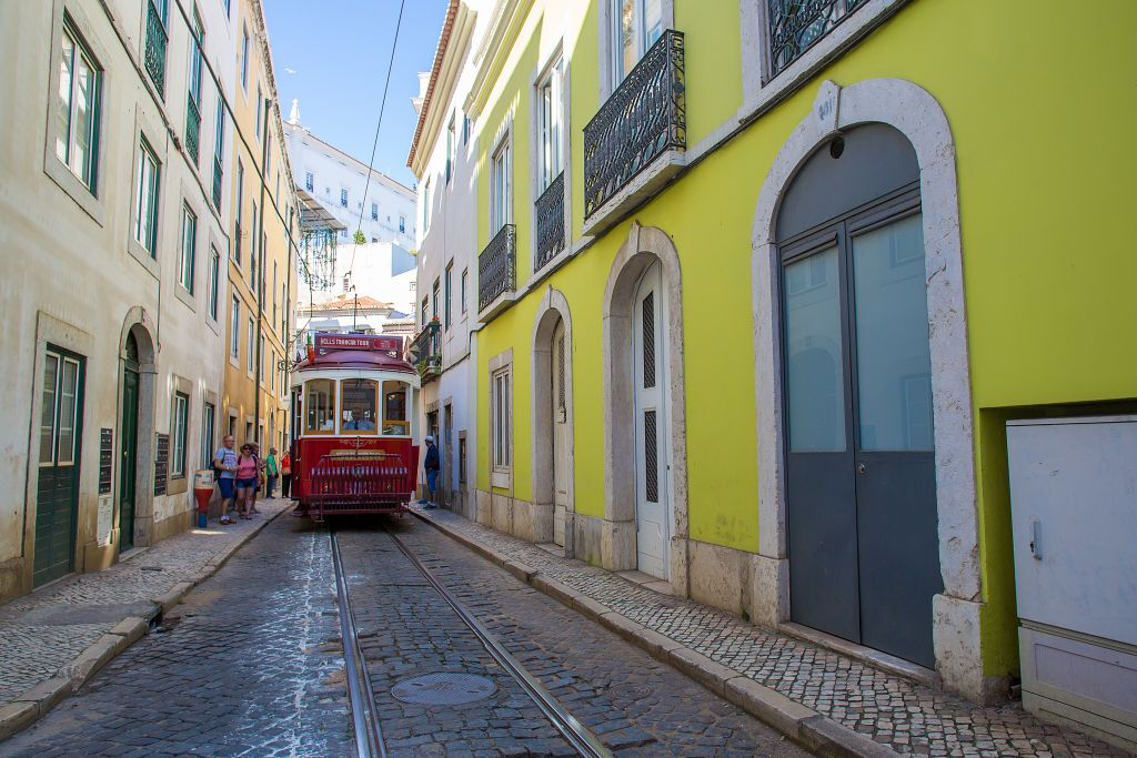 Lisbona - Tour su Bus, Barca e Tram Hop-on Hop-off per 72 o 96 Ore