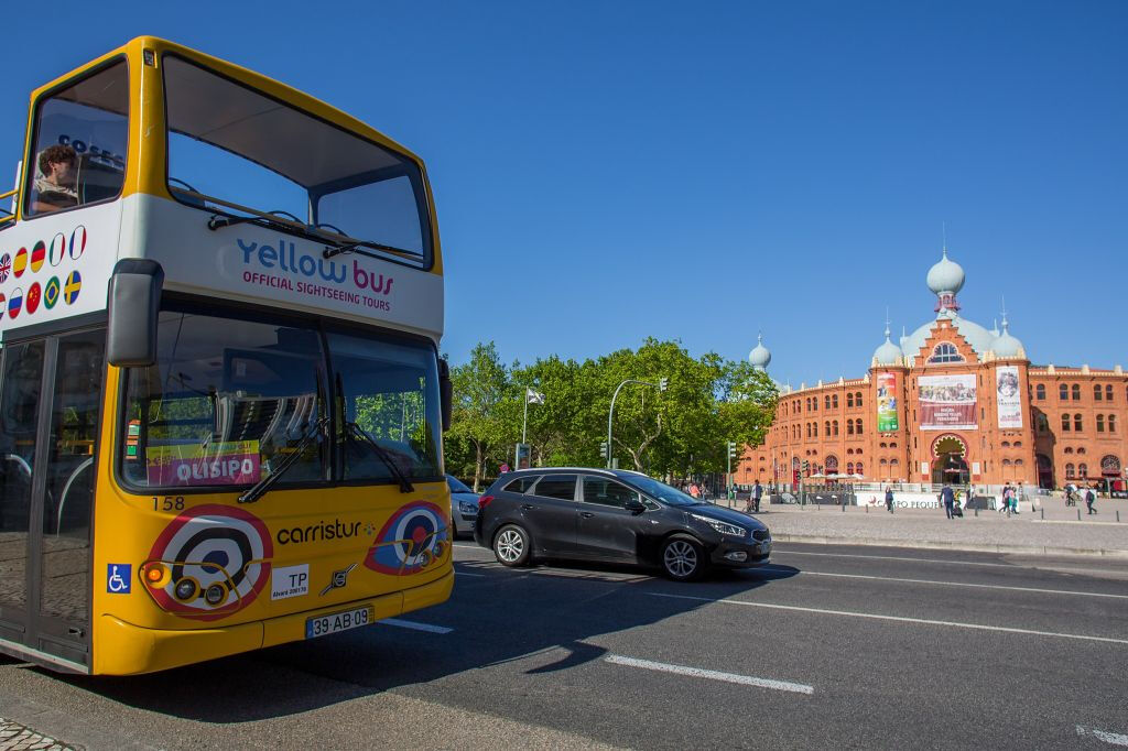 Yellow Bus Lisbona: 48 ore di autobus Hop-on Hop-off + crociera sul fiume