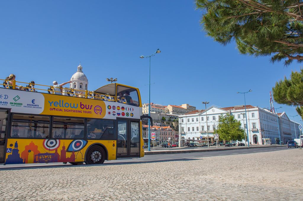 Yellow Bus Lisbona: 48 ore di autobus Hop-on Hop-off + crociera sul fiume