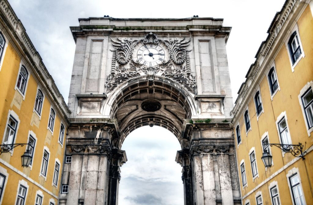 Le Point de Vue au Sommet de l'Arc de Triomphe de la Rue Augusta