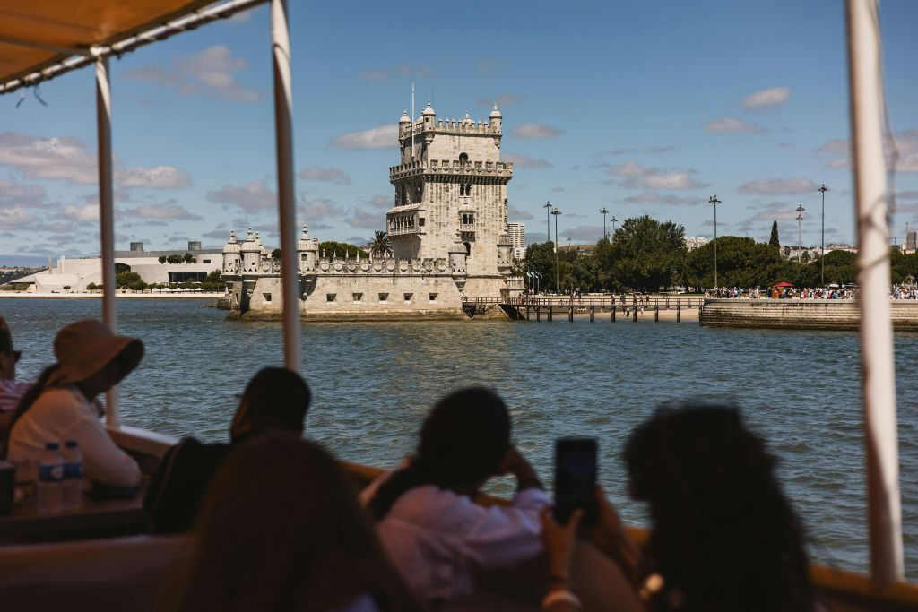 Lisbona: Tour in barca Hop-on Hop-off di Yellow Boat