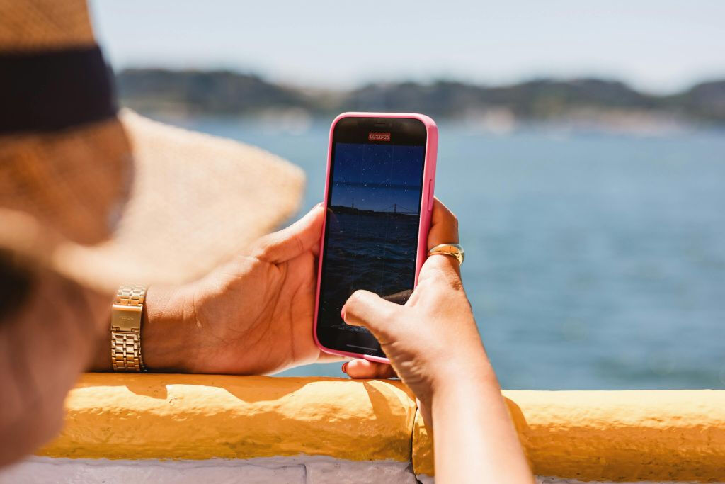 Lisbon: Hop-on Hop-off Boat Tour by Yellow Boat