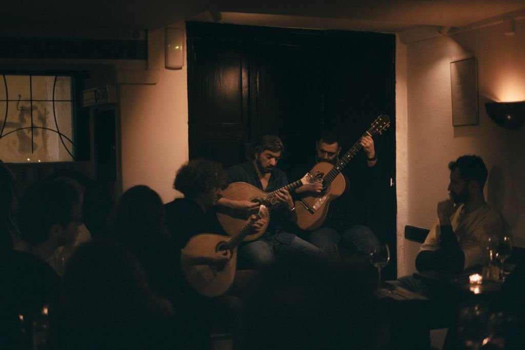 Canto do Poeta: Fado tradizionale e cena