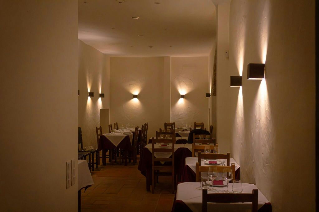 Canto do Poeta: Traditional Fado Show with Dinner