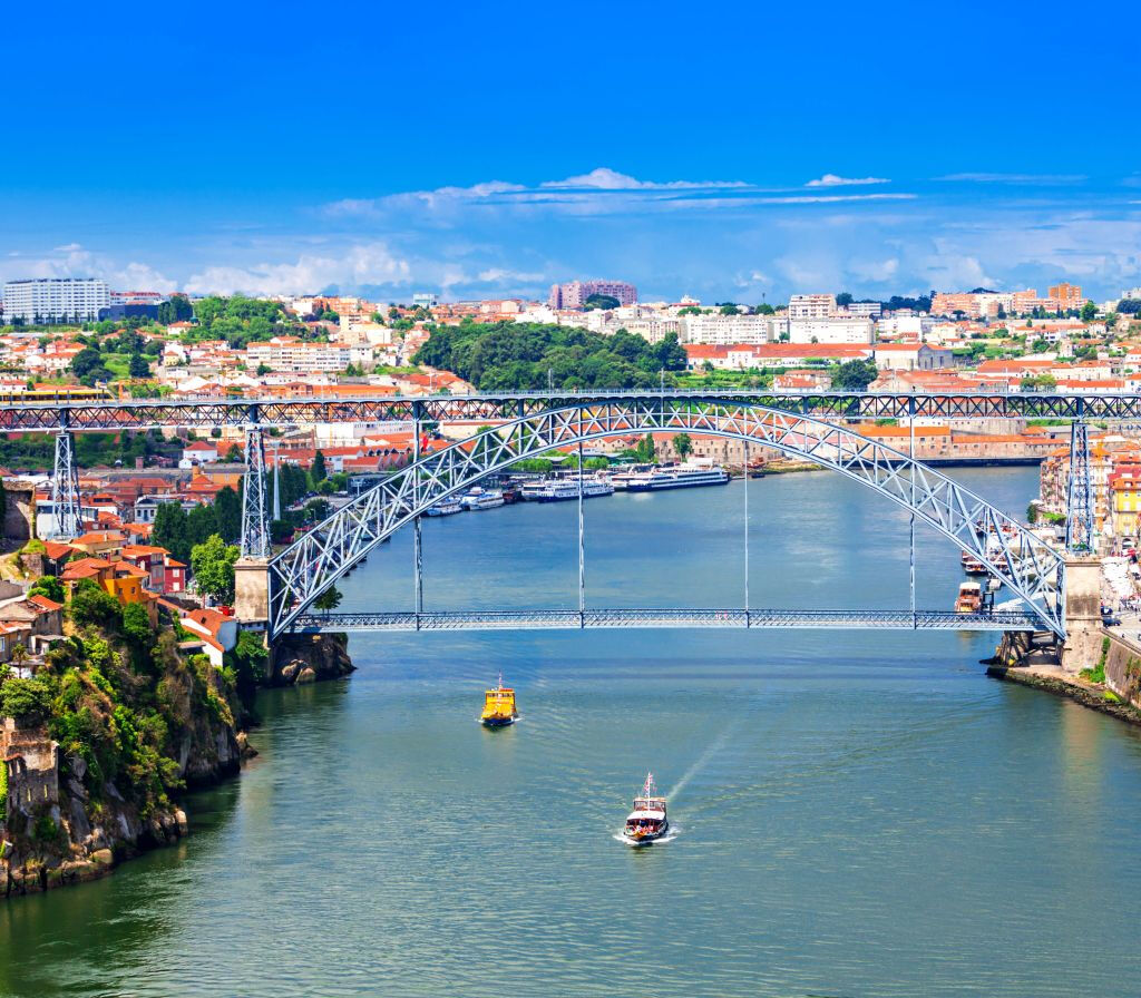 Oporto: Tour en bus turístico Yellow Bus, crucero por el río y visita a bodega