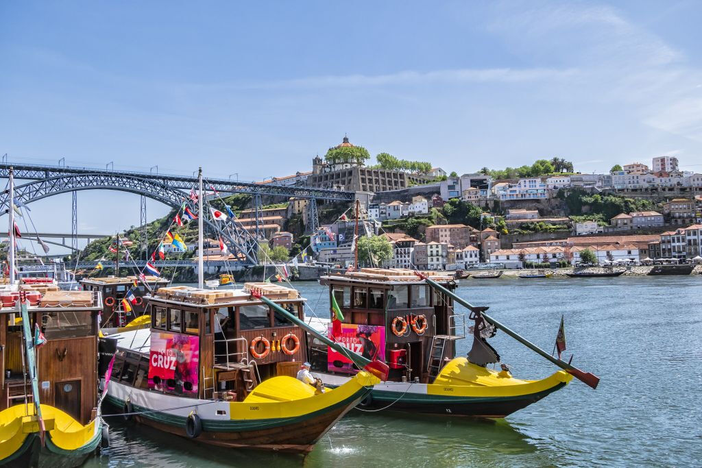Porto Tuk Tuk Tour & Douro River Six Bridges Cruise