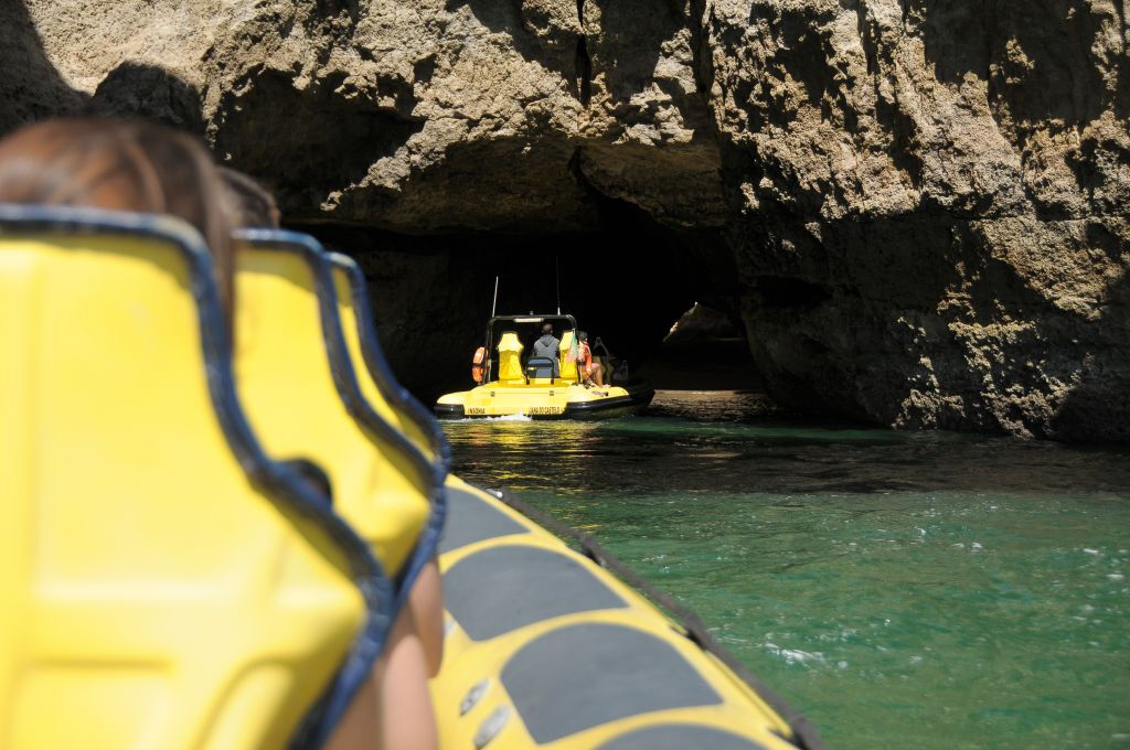 Tour in Barca Grotte e Avvistamento Delfini da Albufeira - Insónia (semirigida)
