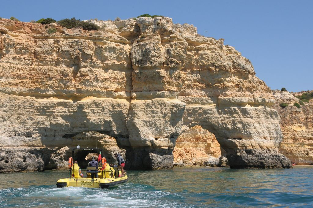 Tour in Barca Grotte e Avvistamento Delfini da Albufeira - Insónia (semirigida)