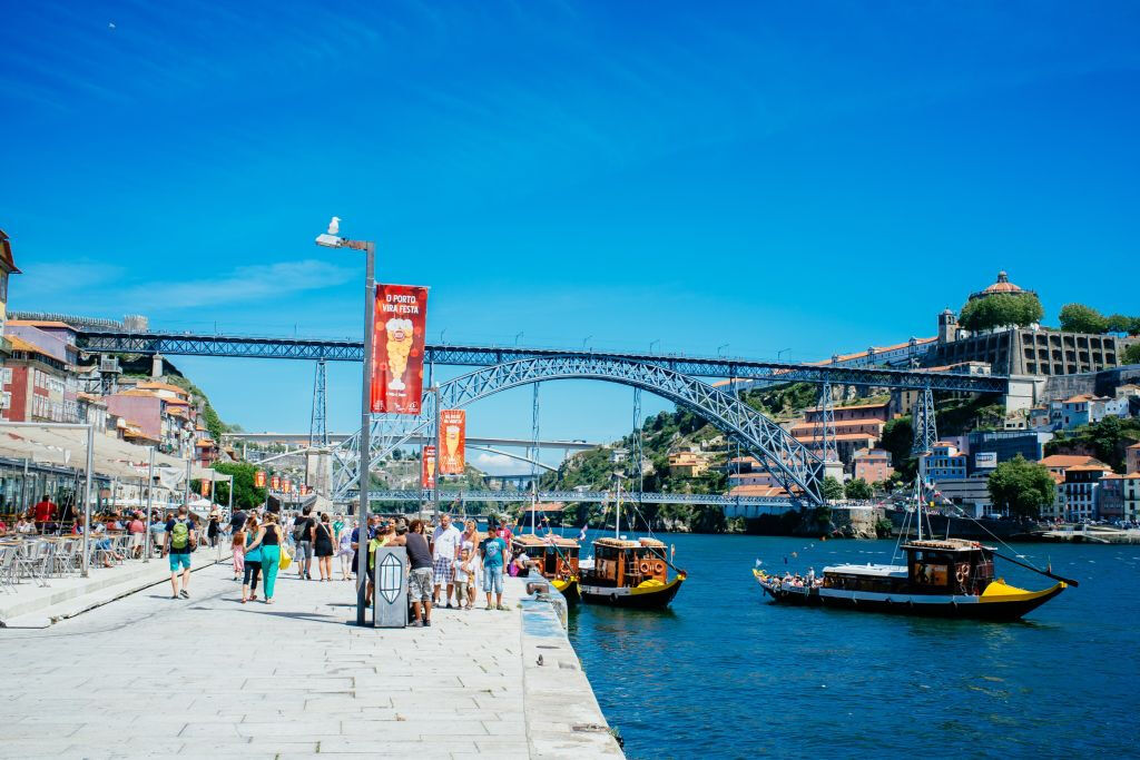 Porto: Tour della città di un giorno intero in autobus con cantina, pranzo e crociera