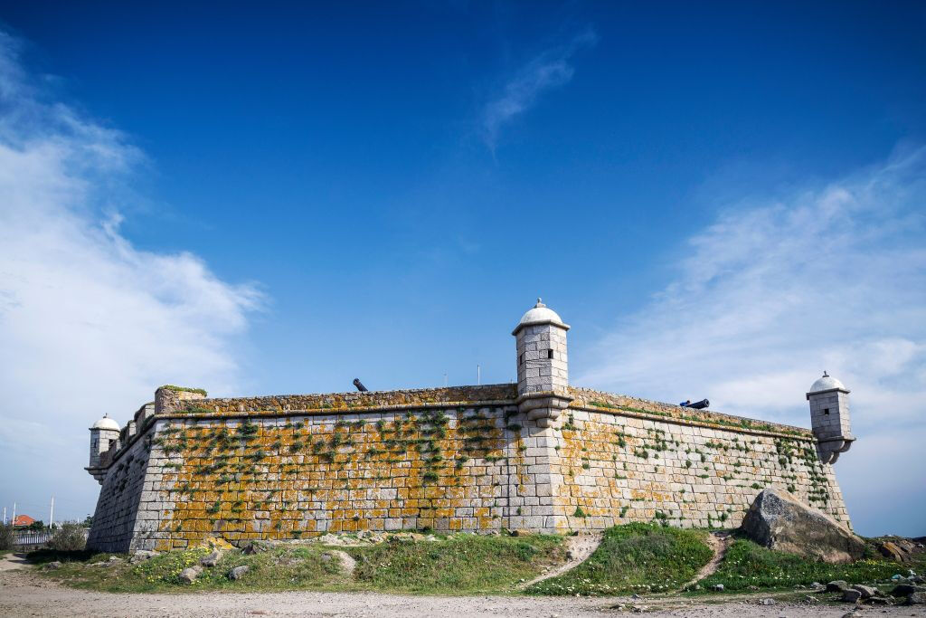 Porto: Full Day City Tour by Bus with Wine Cellar, Lunch and Cruise