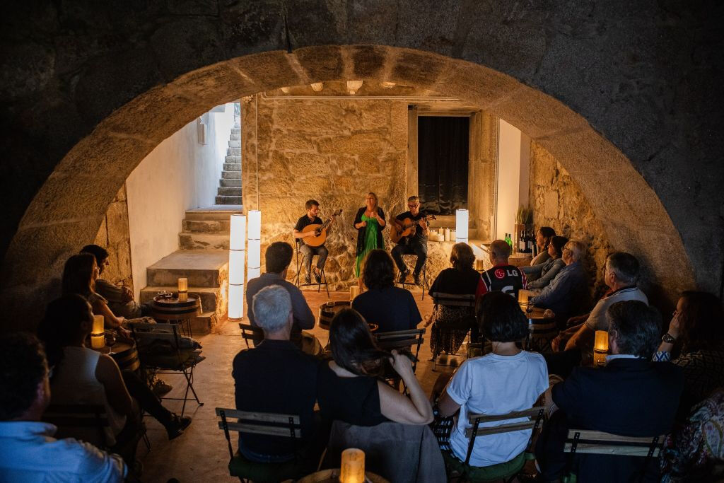 Oporto: A Casa do Fado - Sao Joao Novo