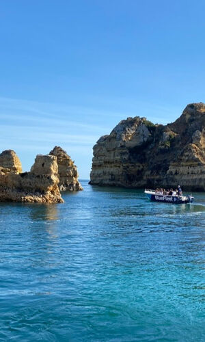 Cruzeiro nas Grutas da Ponta da Piedade saindo de Lagos