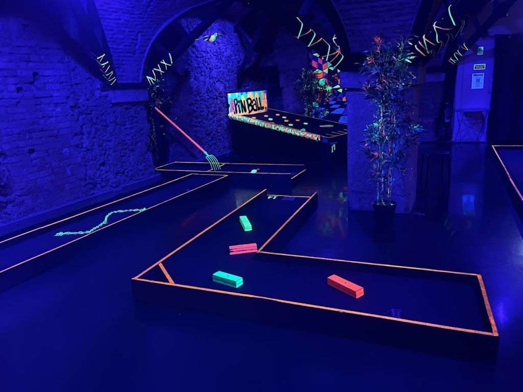 Minigolf Lisbonne : parcours de minigolf 18 trous + accès à l'espace bar