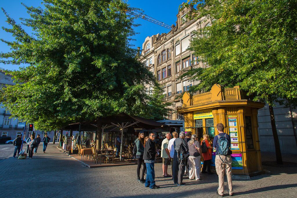Porto: Yellow Bus Tour Hop-on Hop-off + Tour della città in tram