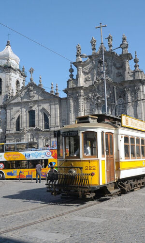 Porto : Yellow Bus Visite guidée Hop-on Hop-off + visite de la ville en tramway