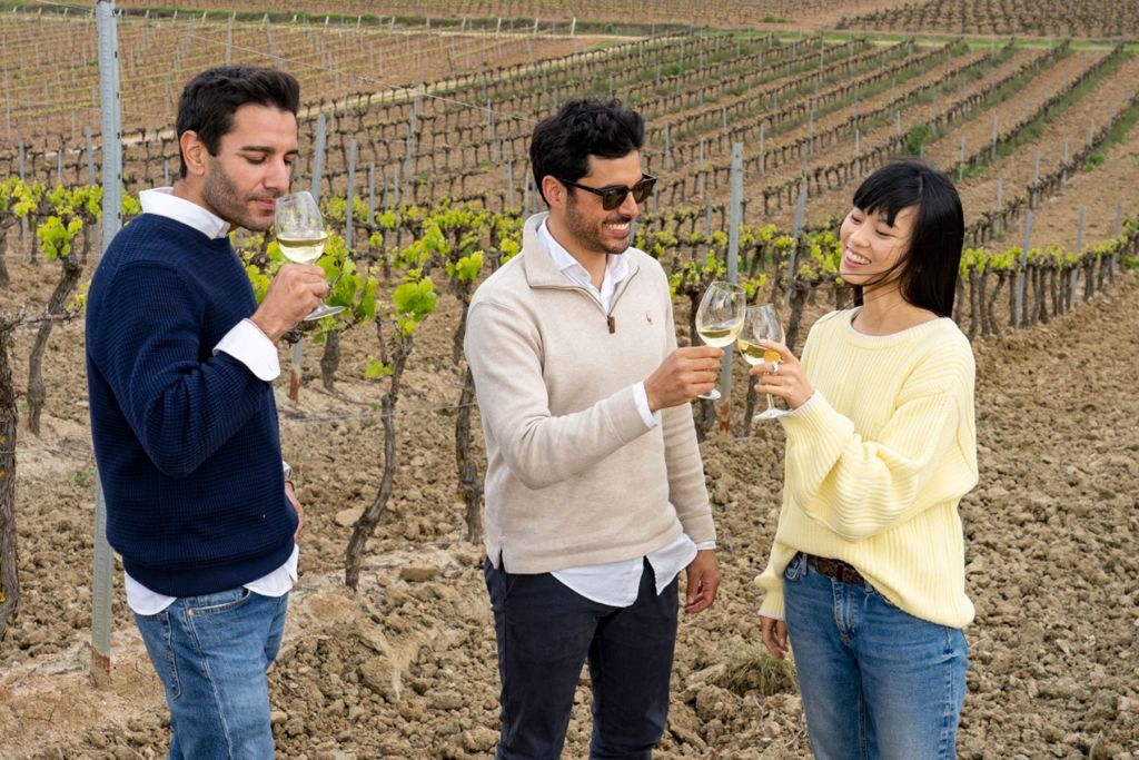 Lisbon: Guided Wine Tour & Tasting + 4WD Jeep Vineyards Experience