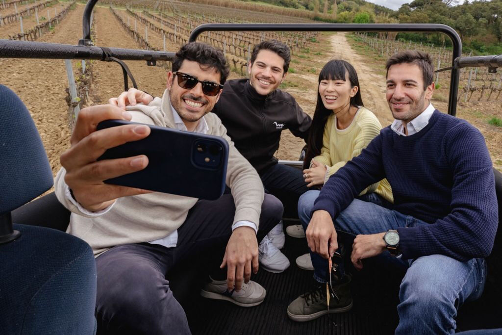 Lisbon: Guided Wine Tour & Tasting + 4WD Jeep Vineyards Experience