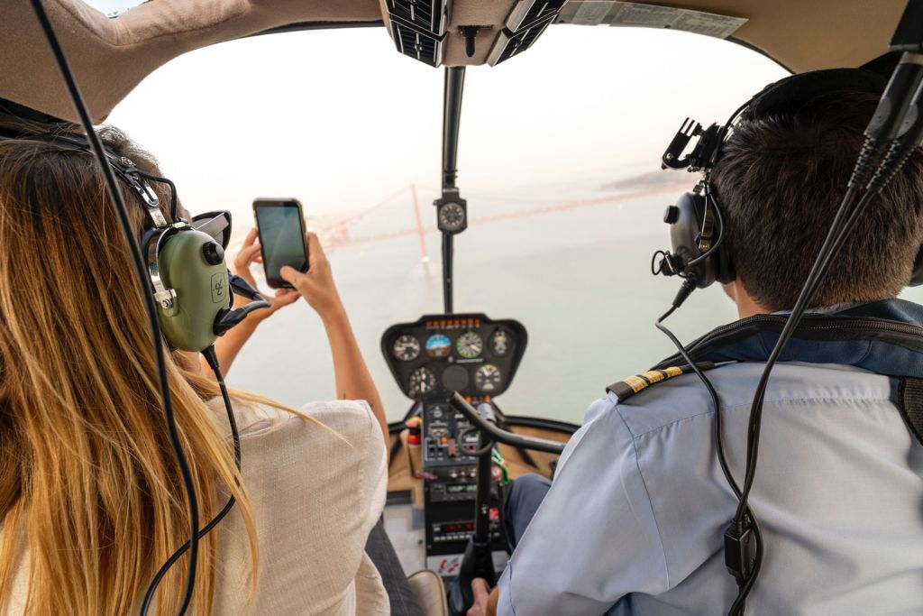 Lisboa: Caminhada pela Cidade Velha, Voo de Helicóptero e Passeio de Barco