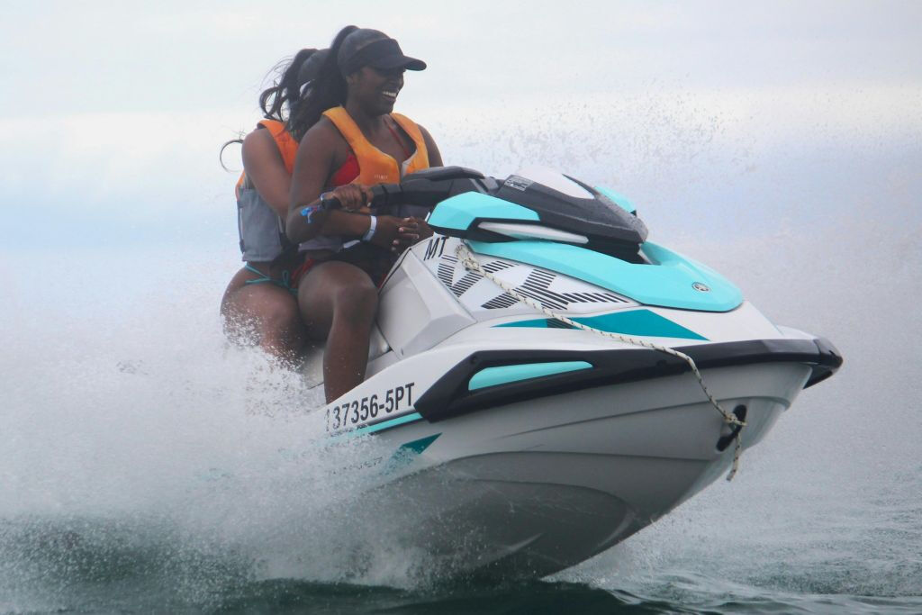 Promenade en jet ski à Armação de Pêra