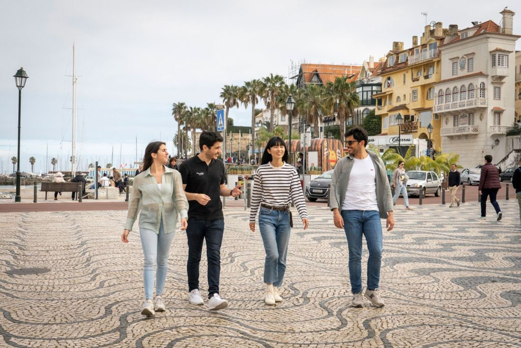 Sintra e Cascais: Tour guidato a piedi e gita di un giorno da Lisbona