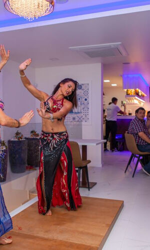 Portimão: Show de Dança Árabe com Tapas e Vinho