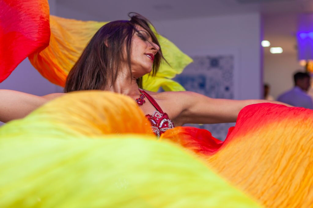 Portimão: Espectáculo de Danza Árabe con Tapas y Vino