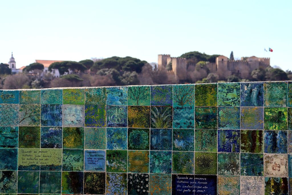 Tour a piedi dell'arte di strada a Lisbona