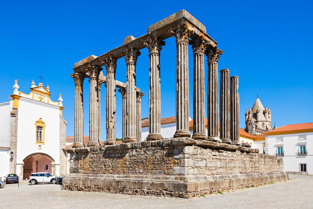 Evora, Chapel of Bones and Wine Tasting: Day Trip from Lisbon
