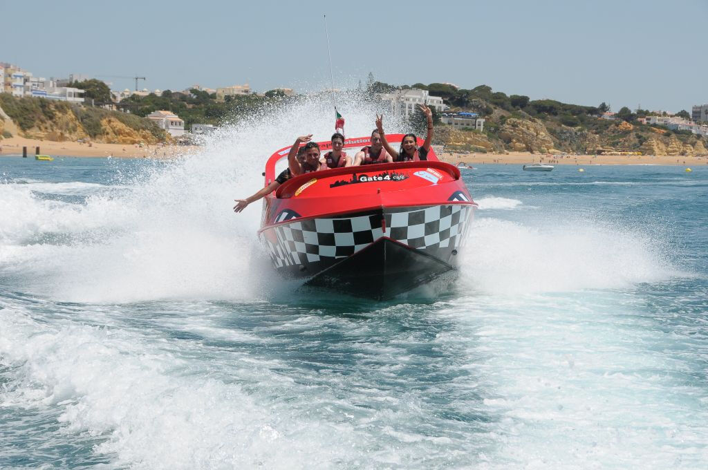 Aventura en lancha en Albufeira