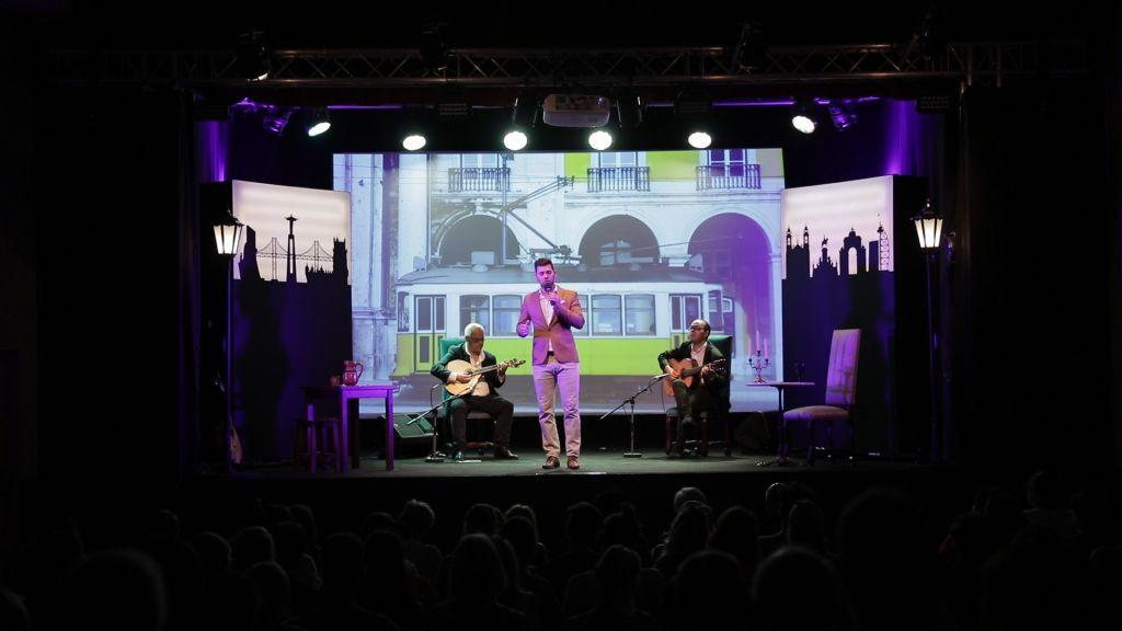 Tranvía Hills y fado en Chiado