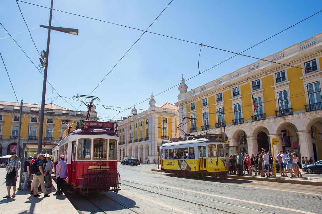 Tranvía Hills y fado en Chiado