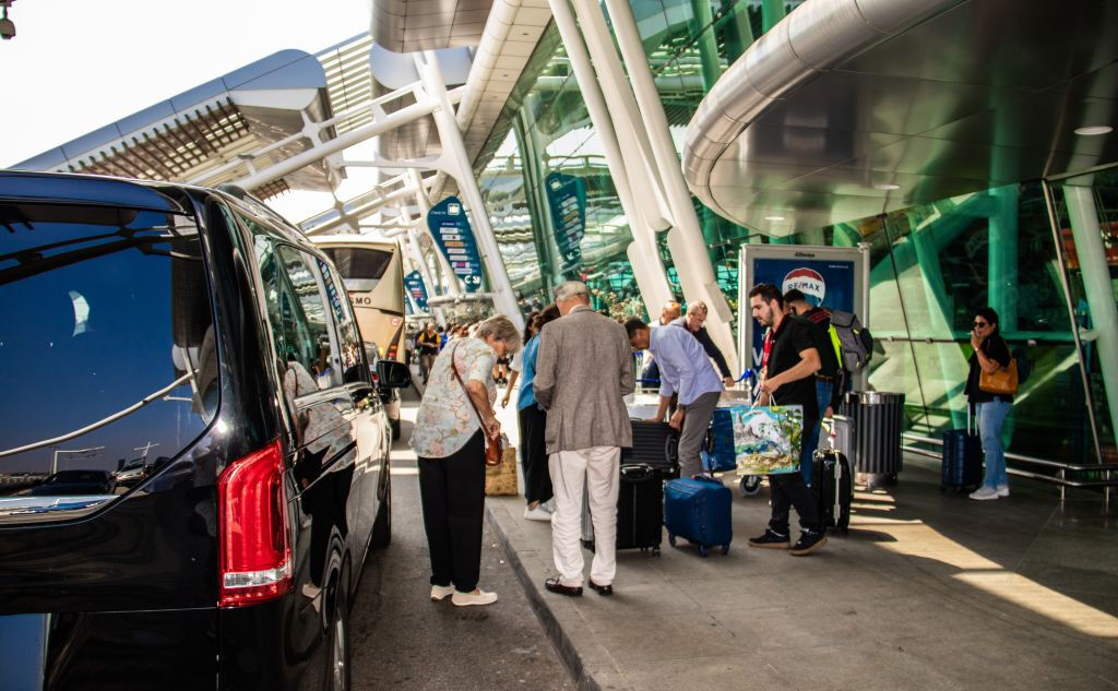 Trasferimento aeroportuale privato a Lisbona