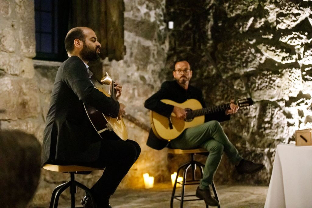 Il meglio di Porto - Fado dal vivo, vino di Porto e cena di Porto