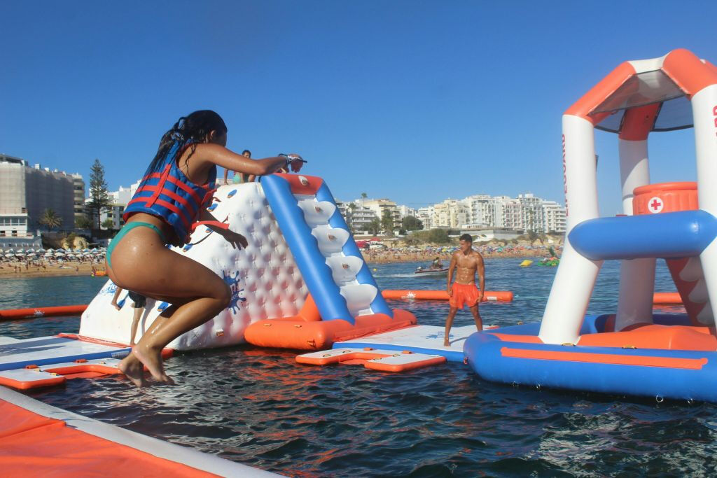 Armação de Pêra: Inflatable Waterpark Entry Ticket