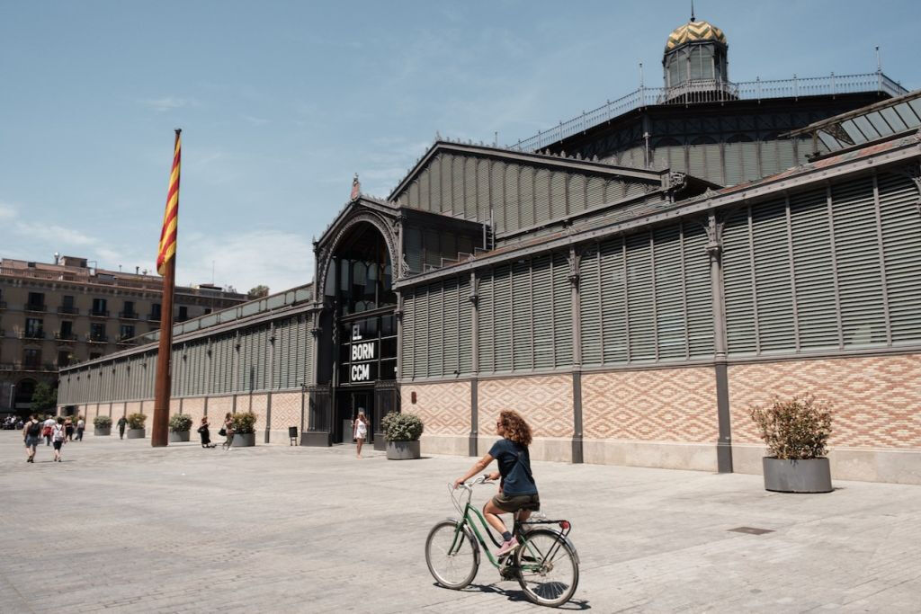 Passeio de bicicleta pela cidade de Barcelona | Destaques e joias escondidas