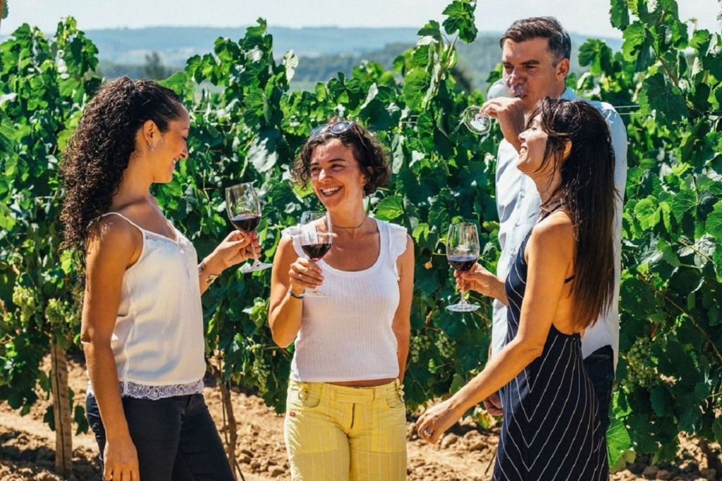 Excursion en voilier et visite d'un vignoble à Alella