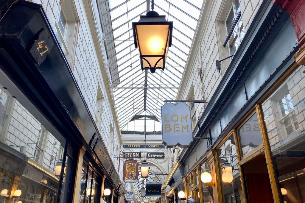 Paris : Palais Royal & Passages Couverts Smartphone Passeio a pé