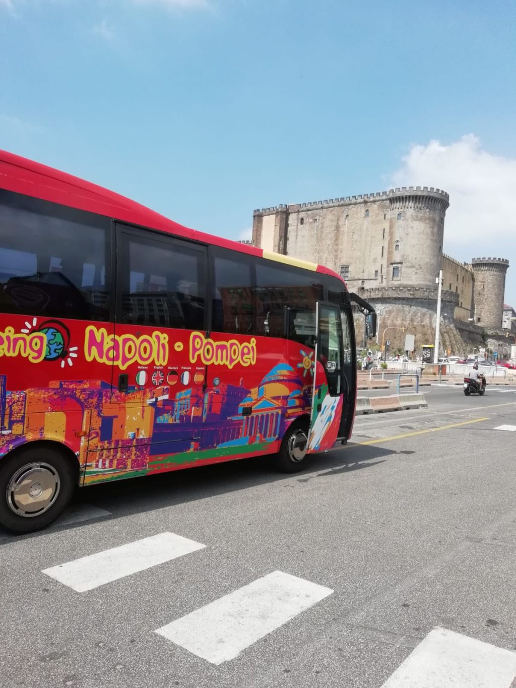 Sólo transporte: Viaje de ida y vuelta en autobús de enlace de Nápoles a Pompeya