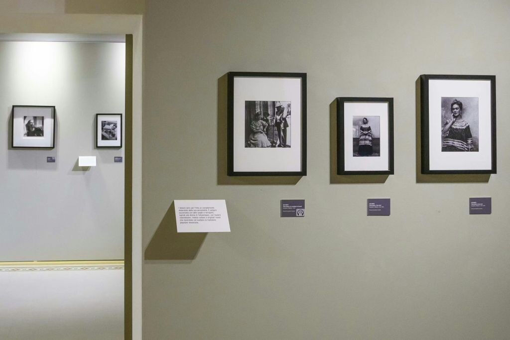 Villa Mussolini: Una vita in immagini di Frida Kahlo