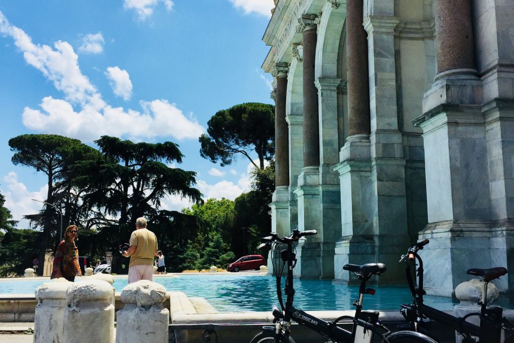 Rome: E-Bike City Tour + Local Street Food
